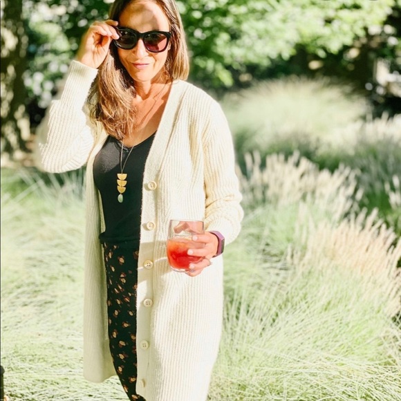 Cabi Book Club Cardigan Size Large 